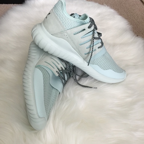 adidas tubular radial size 6